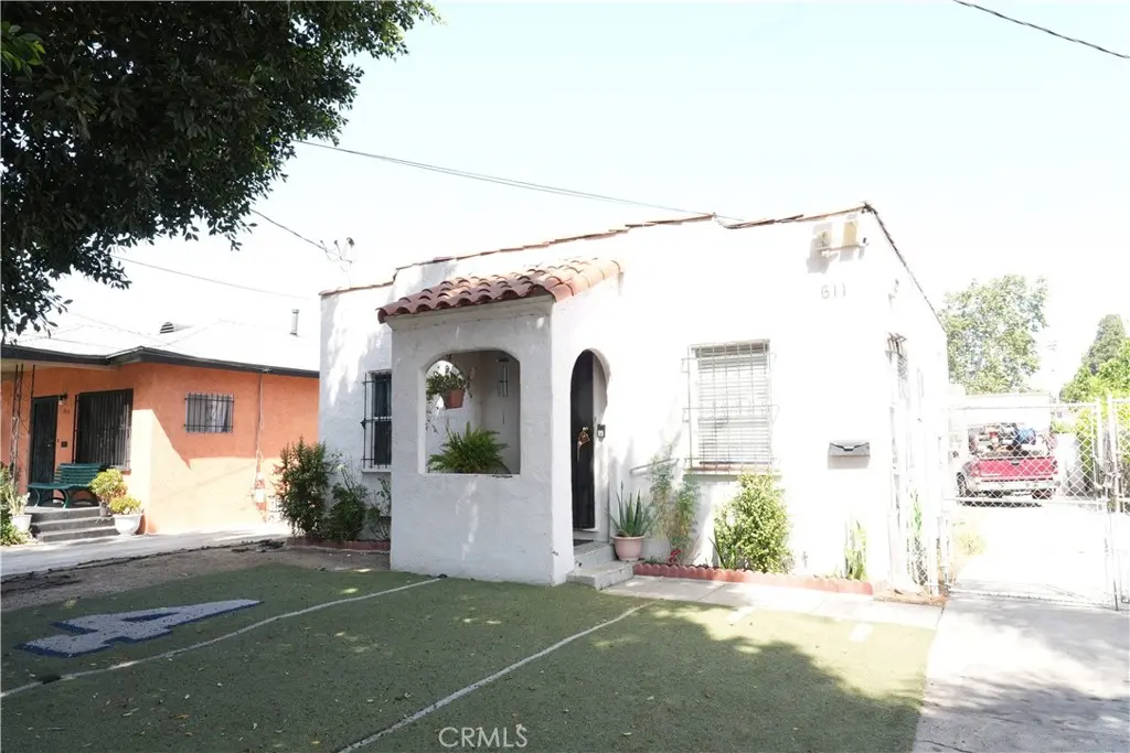 Single Family Residence for sale at 611 W 91st, Los Angeles, CA featuring 3 beds and 2 baths