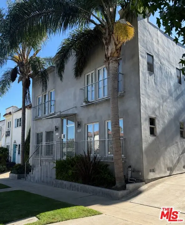 Residential Income for sale at 635 N Windsor Boulevard, Los Angeles, CA featuring 4 beds and 4 baths