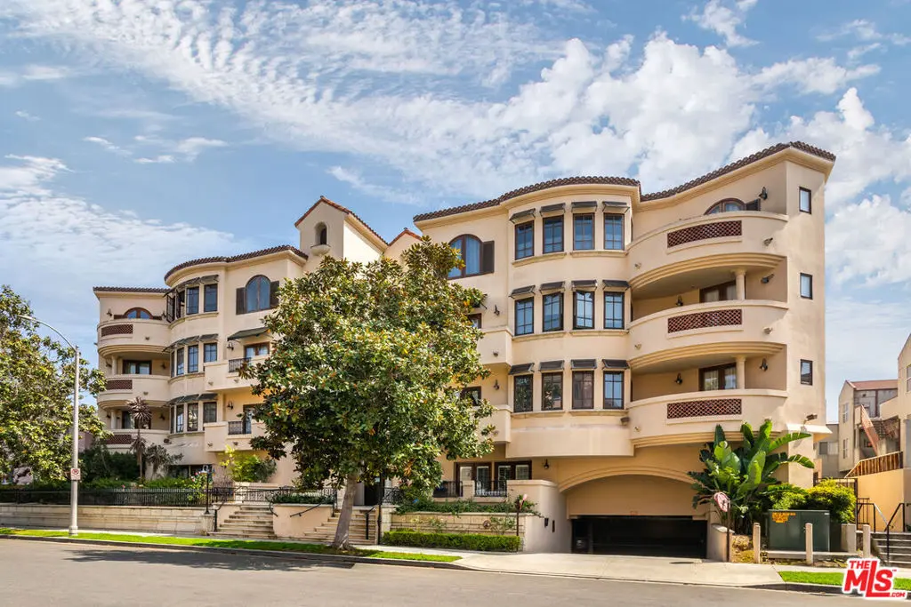 Condominium for sale at 10364 Almayo Avenue 103, Los Angeles, CA featuring 2 beds and 2 baths