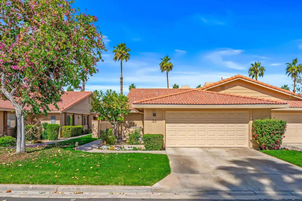 Condominium for rent at 39 Maximo Way, Palm Desert, CA featuring 3 beds and 3 baths