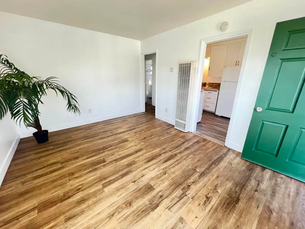 Residential Lease for rent at 4064 Oakcrest Dr, San Diego, San Diego County, CA featuring 1 bed and 1 bath