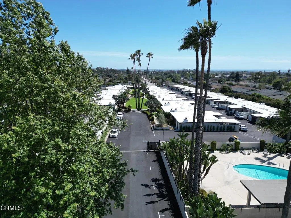 Residential Lease for rent at 61 B Redwood Avenue, Ventura, Ventura County, CA featuring 2 beds and 1 bath