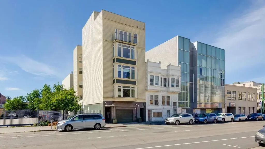 Condominium for sale at 275 9th Street 3, Oakland, CA featuring 3 beds and 2 baths