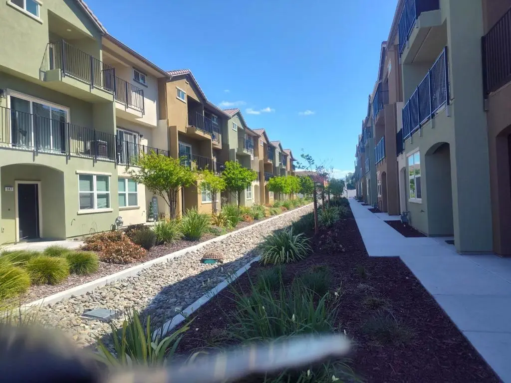 Townhouse for sale at 147 Bundeson Circle, Hollister, CA featuring 3 beds and 3 baths