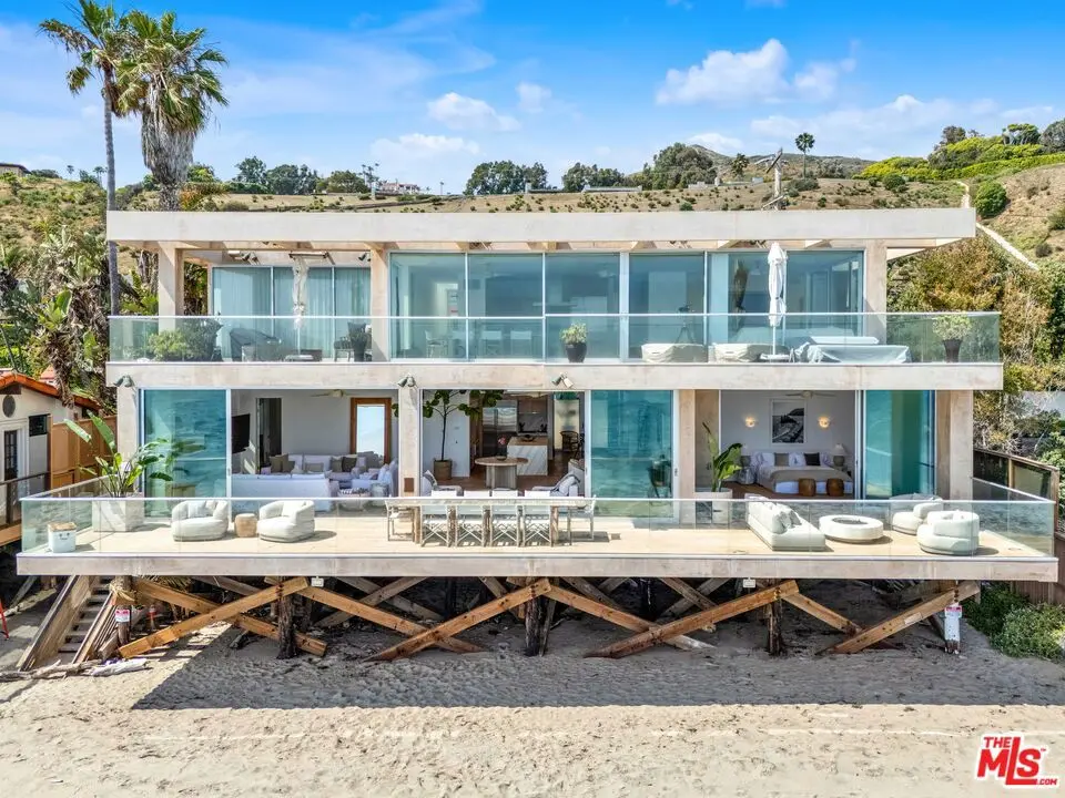 Single Family Residence for rent at 25102 Malibu Road, Malibu, CA featuring 6 beds and 6 baths