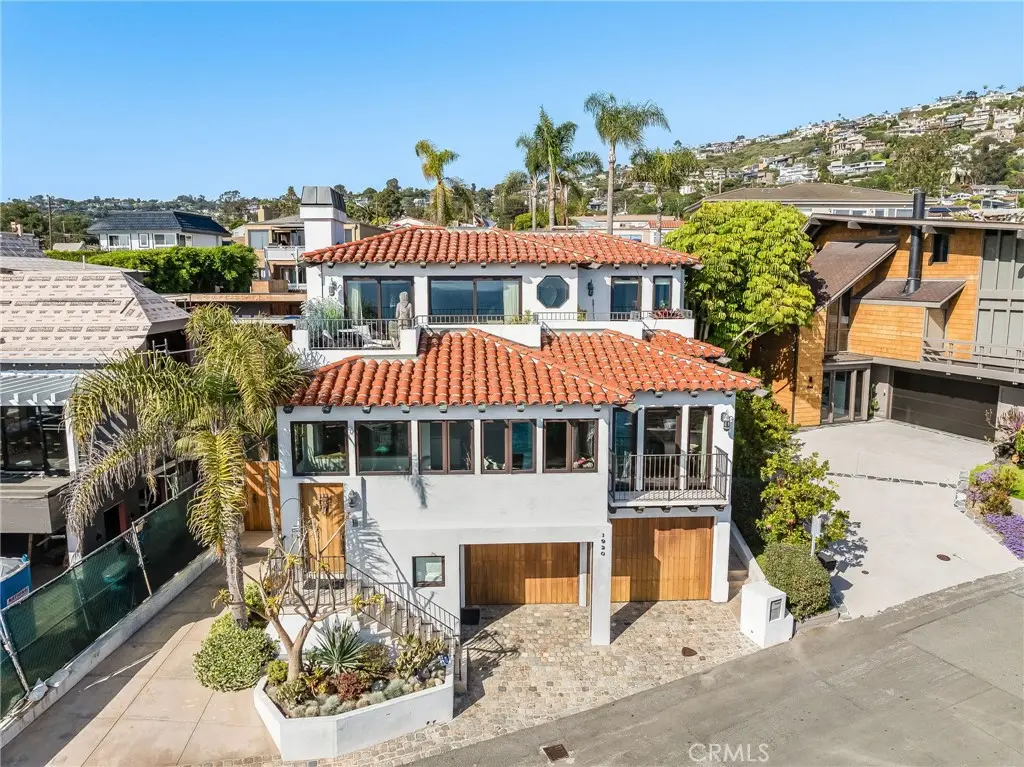 Residential Lease for rent at 1920 Ocean Way, Laguna Beach, Orange County, CA featuring 4 beds and 4 baths