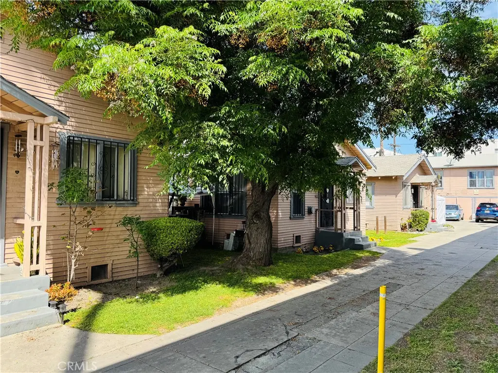 Quadruplex for sale at 613 W 80th, Los Angeles, CA