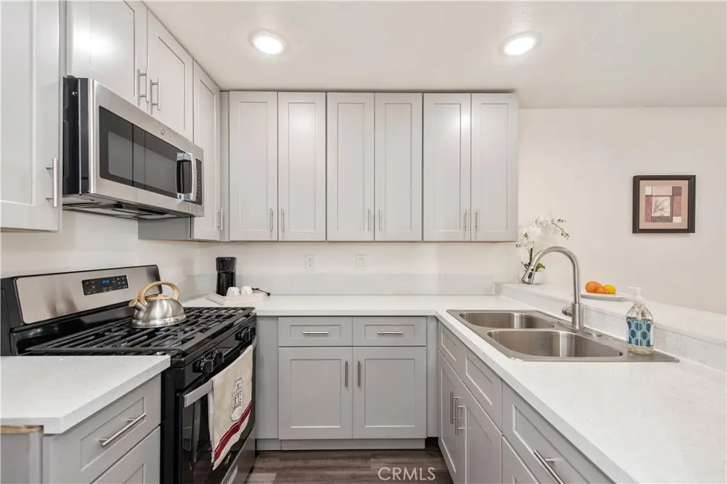 Condominium for rent at 450 E 4th 416, Santa Ana, CA featuring 2 beds and 2 baths