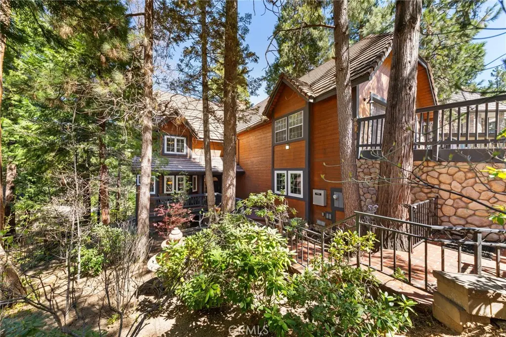 447 Bay View Drive, Lake Arrowhead, CA — listing photo 1