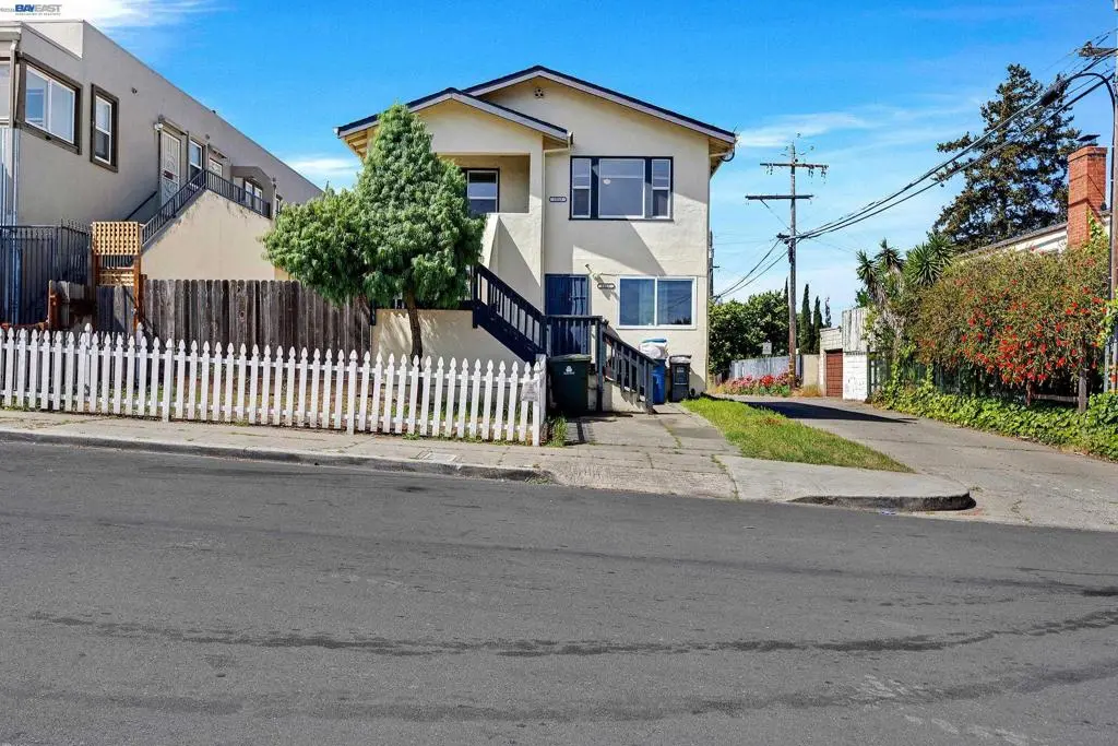 Duplex for sale at 1511 Marin St, Vallejo, CA
