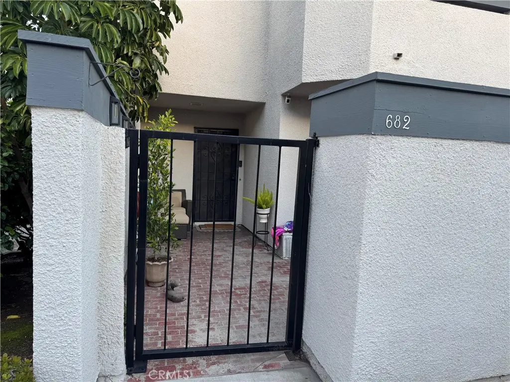 Townhouse for sale at 682 E Workman, Covina, CA featuring 3 beds and 3 baths