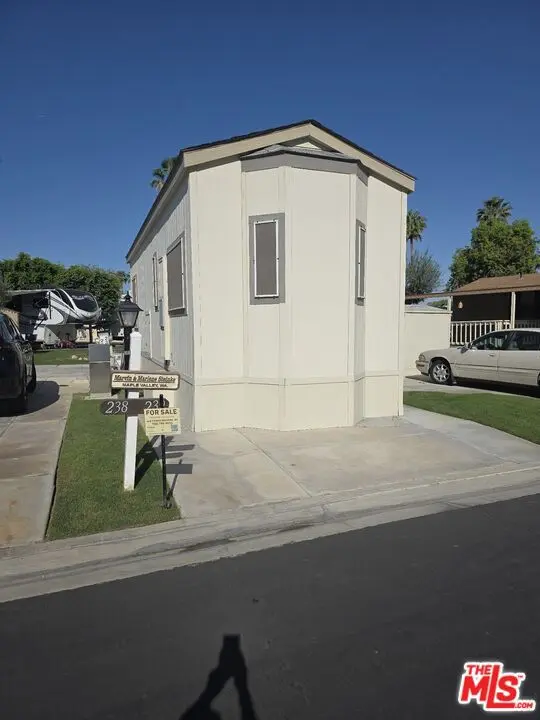Manufactured In Park for sale at 84136 Avenue 44 239, Indio, CA featuring 1 bed and 1 bath