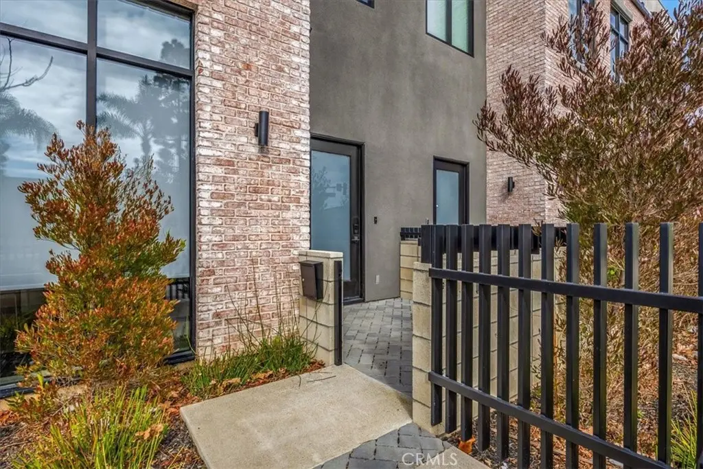 Condominium for sale at 756 W 19th Street B, Costa Mesa, CA featuring 3 beds and 3 baths