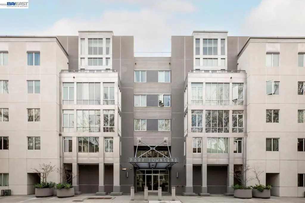 Condominium for rent at 46 W Julian St, San Jose, CA featuring 2 beds and 2 baths
