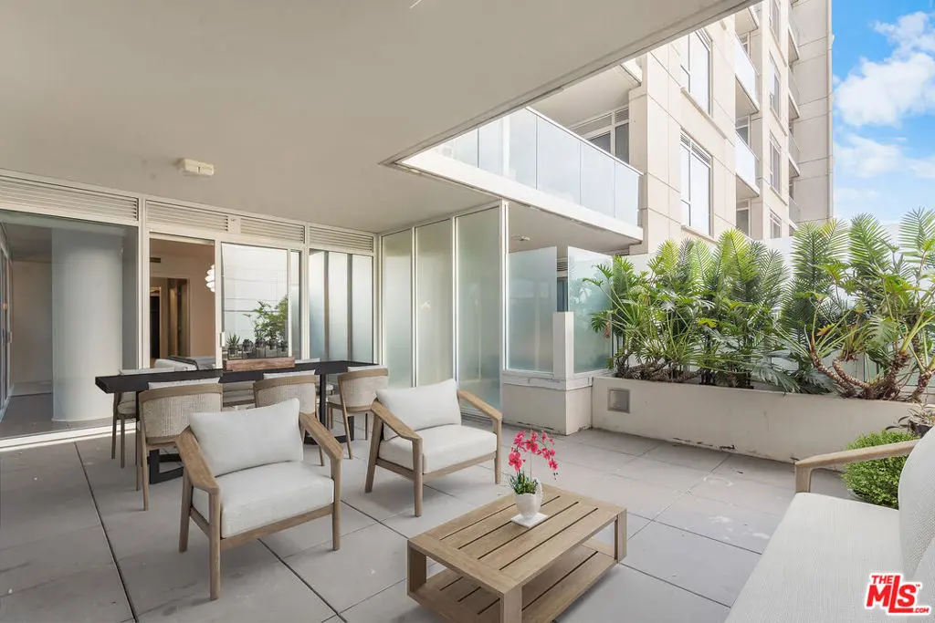 Condominium for sale at 6250 Hollywood Boulevard 4E, Los Angeles, CA featuring 2 beds and 3 baths