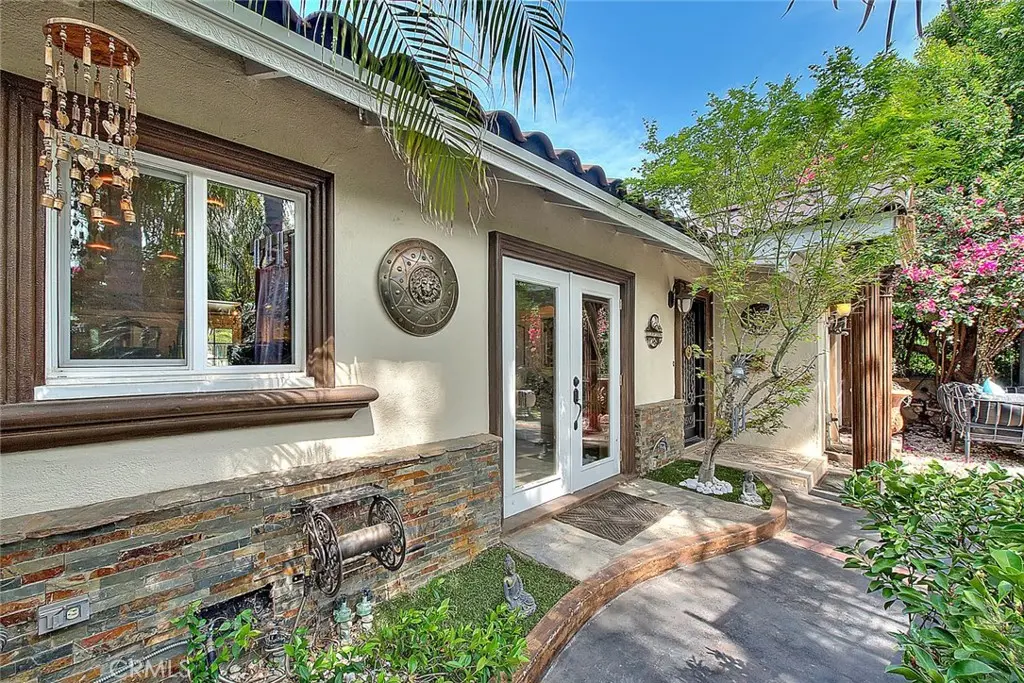 17419 Cohasset, Lake Balboa, CA — listing photo 1