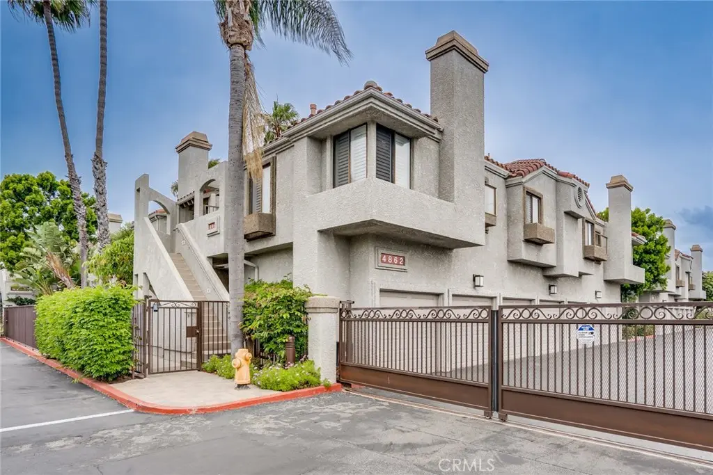 4862 Tiara 204, Huntington Beach, CA — listing photo 1