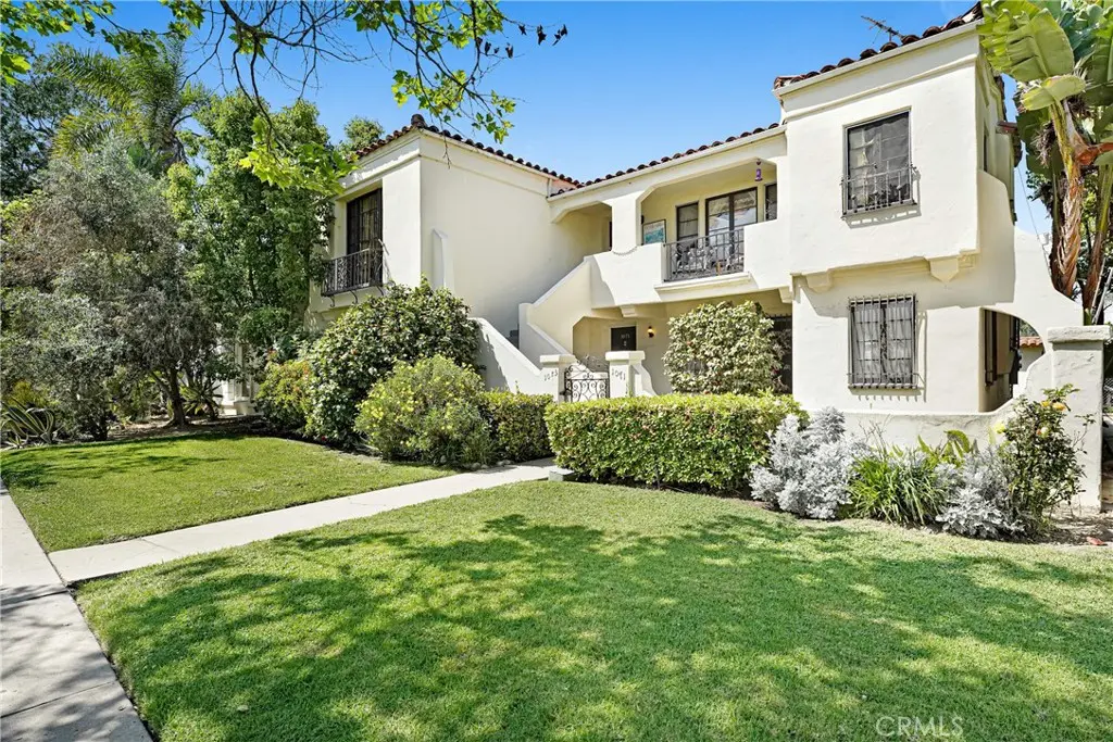 Duplex for sale at 1071 S Crescent Heights Boulevard, Los Angeles, CA