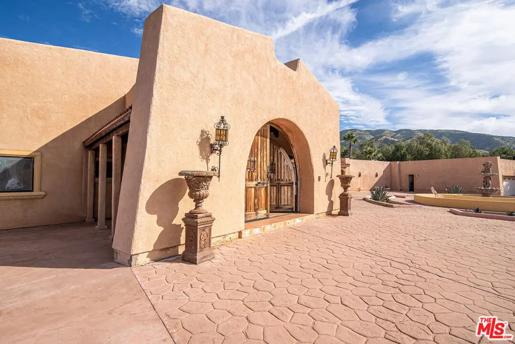 35931 Via Famero Drive, Acton, CA — listing photo 1