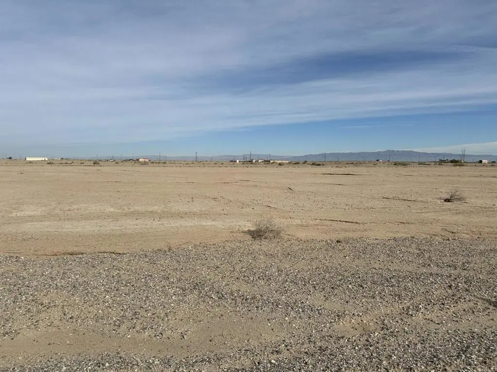 1102 Stanford Avenue, Salton City, CA — listing photo 1