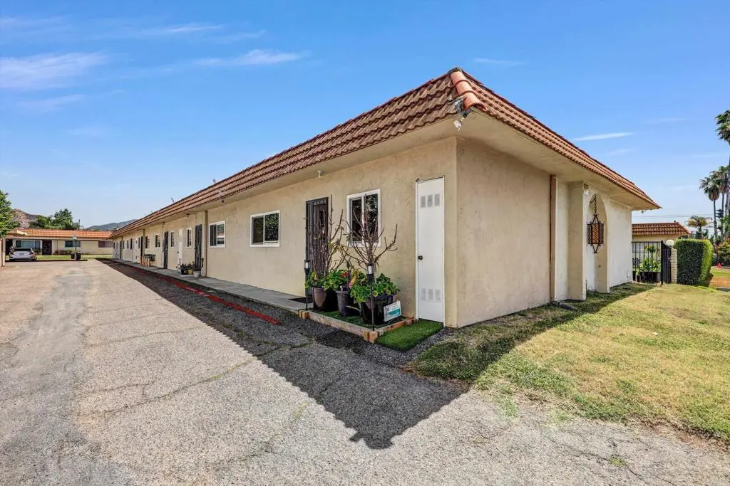Condominium for sale at 2012 E Mission Avenue 6, Escondido, CA featuring 2 beds and 2 baths