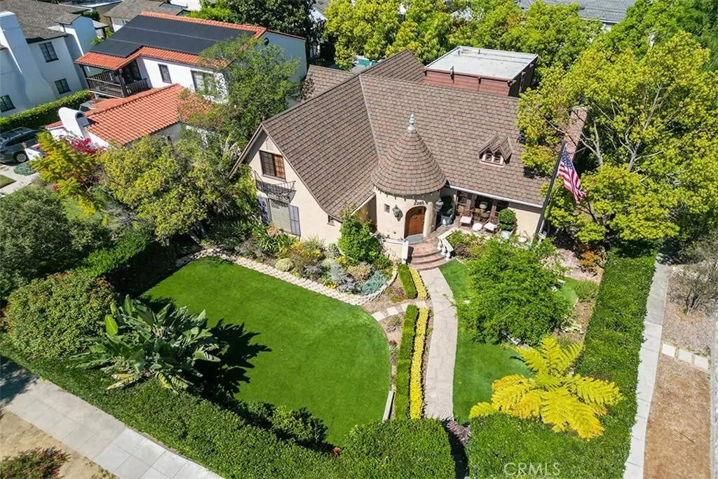 Single Family Residence for sale at 2285 E Orange Grove, Pasadena, CA featuring 4 beds and 5 baths