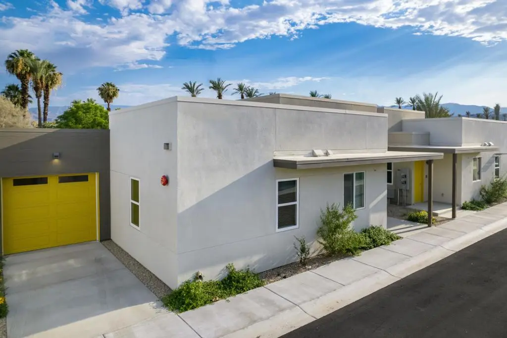 Residential Lease for rent at 74300 Country Club Drive 5001, Palm Desert, Riverside County, CA featuring 2 beds and 2 baths
