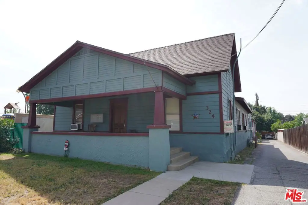 Residential Lease for rent at 324 E Lime Avenue 4, Monrovia, Los Angeles County, CA featuring 1 bed and 1 bath