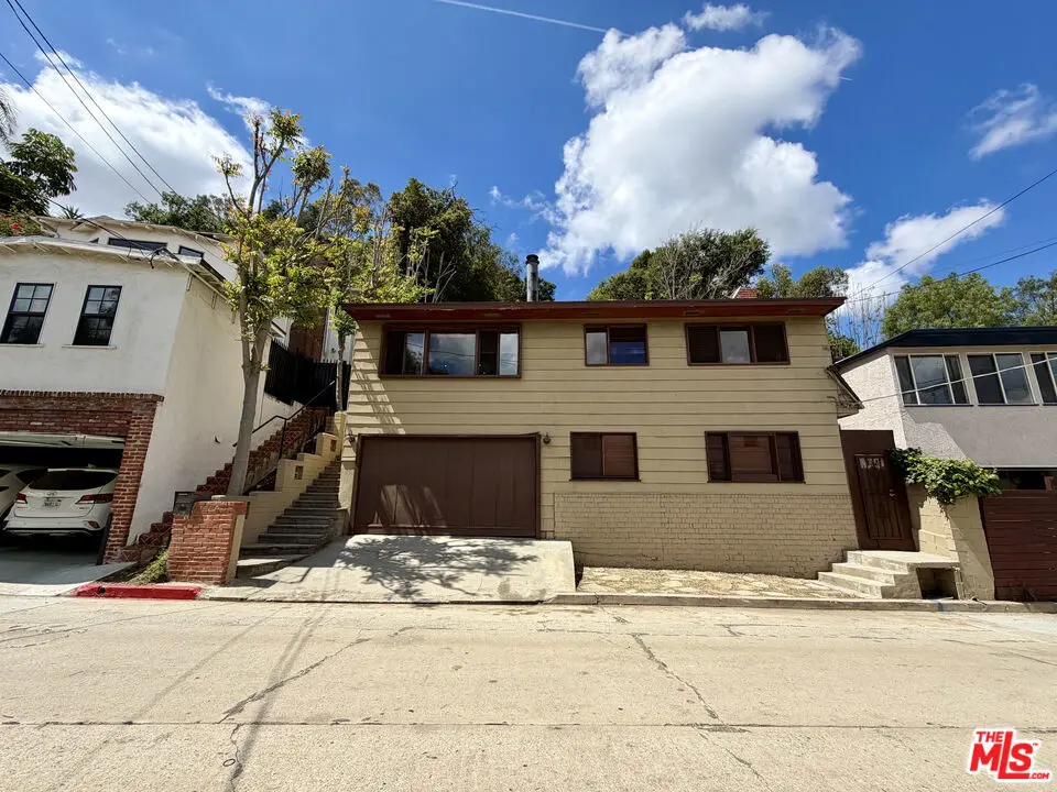 Residential Lease for rent at 6871 Pacific View Drive, Los Angeles, Los Angeles County, CA featuring 3 beds and 2 baths