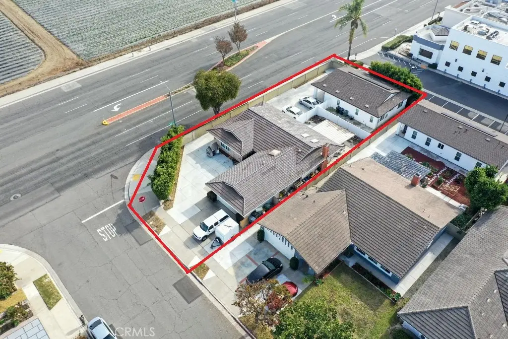 Single Family Residence for sale at 10984 Goldeneye Avenue, Fountain Valley, CA featuring 6 beds and 5 baths