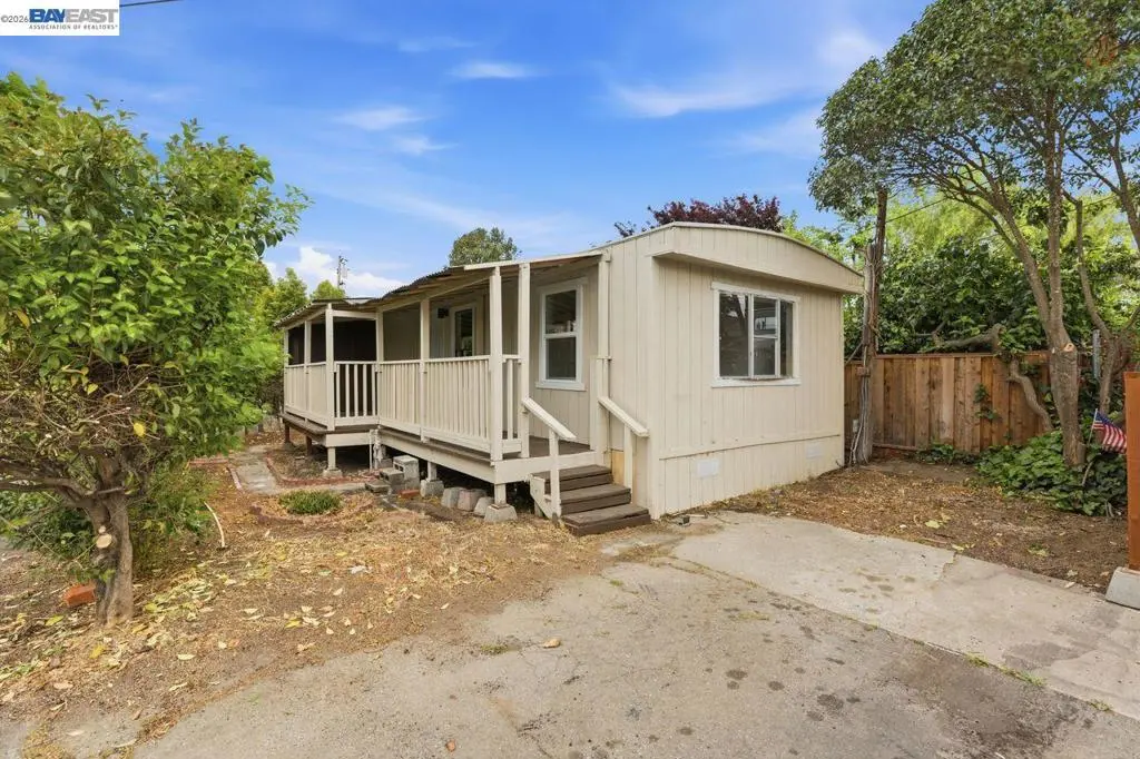 Manufactured In Park for sale at 828 Olivina Ave, Livermore, CA featuring 2 beds and 2 baths