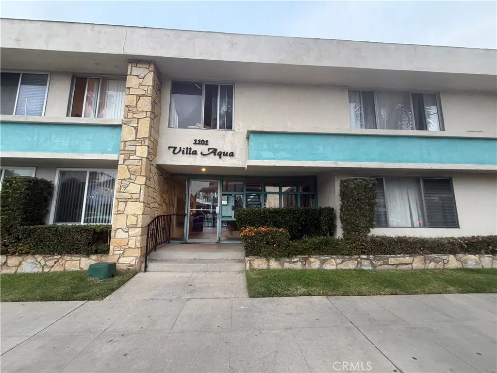 Residential Lease for rent at 1101 Ocean Blvd, Long Beach, Los Angeles County, CA featuring 1 bed and 1 bath