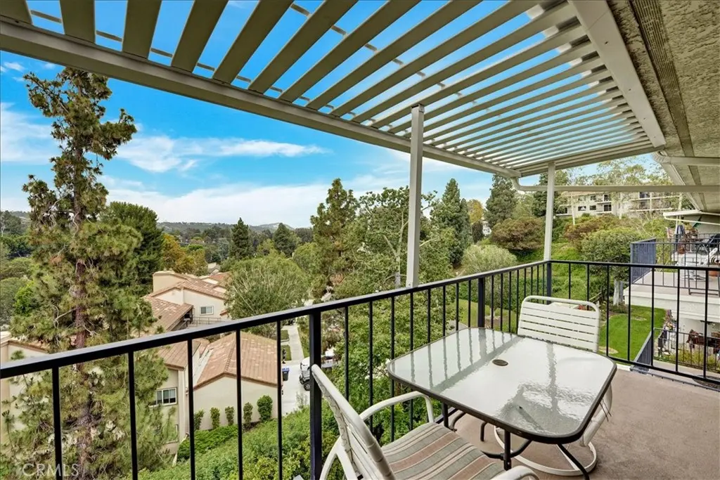 Condominium for rent at 3338 Punta Alta 3C, Laguna Woods, CA featuring 2 beds and 2 baths