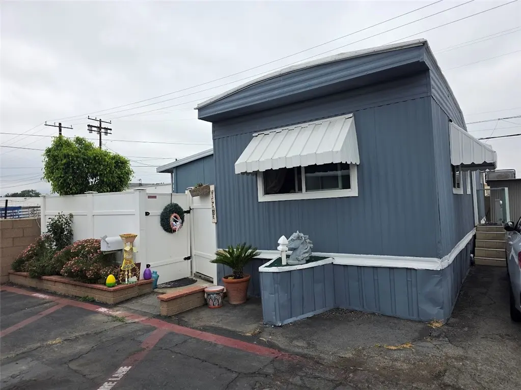 716 N Grand Avenue J1, Covina, CA — listing photo 1
