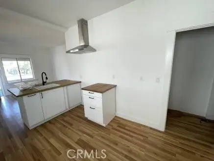 Residential Lease for rent at 1344 E 43rd Pl, Los Angeles, Los Angeles County, CA featuring 2 beds and 1 bath