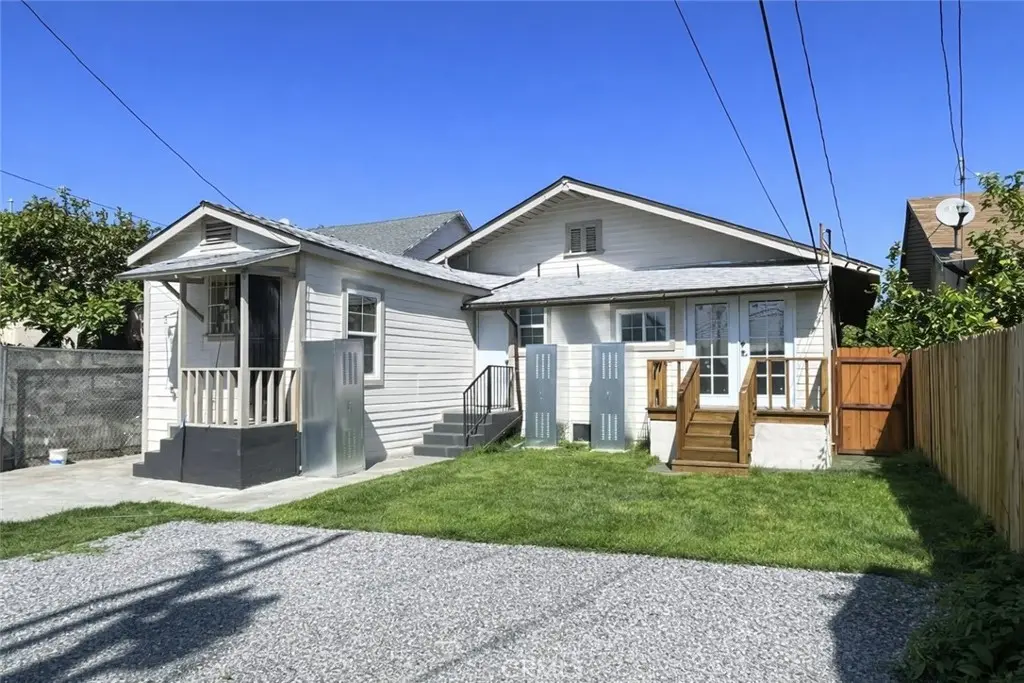 Residential Lease for rent at 1344 1/2 E 43rd Pl, Los Angeles, Los Angeles County, CA featuring 1 bed and 1 bath