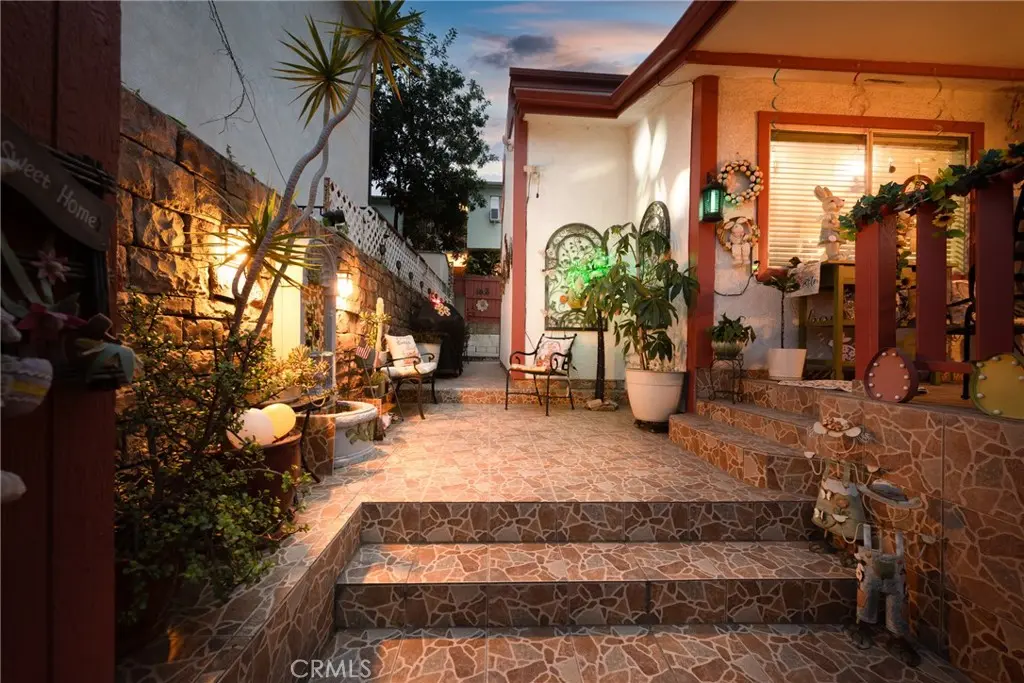 Single Family Residence for sale at 3812 Middlebury, Los Angeles, CA featuring 3 beds and 3 baths