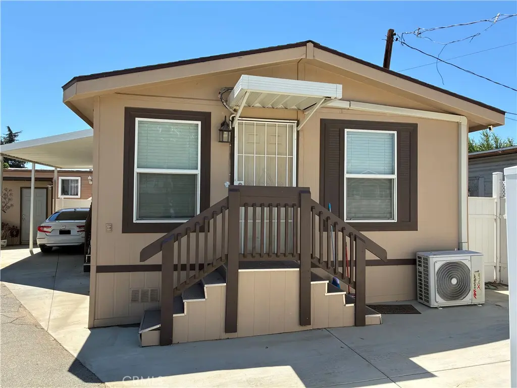 1460 E 6th Street 4, Beaumont, CA — listing photo 1