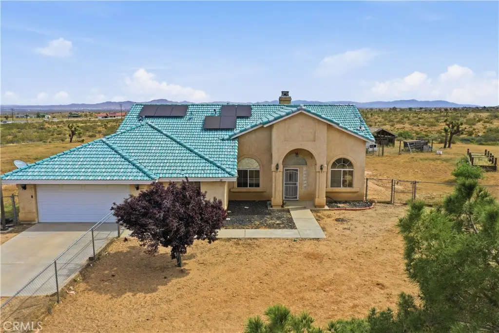 12035 Barbet, Phelan, CA — listing photo 1