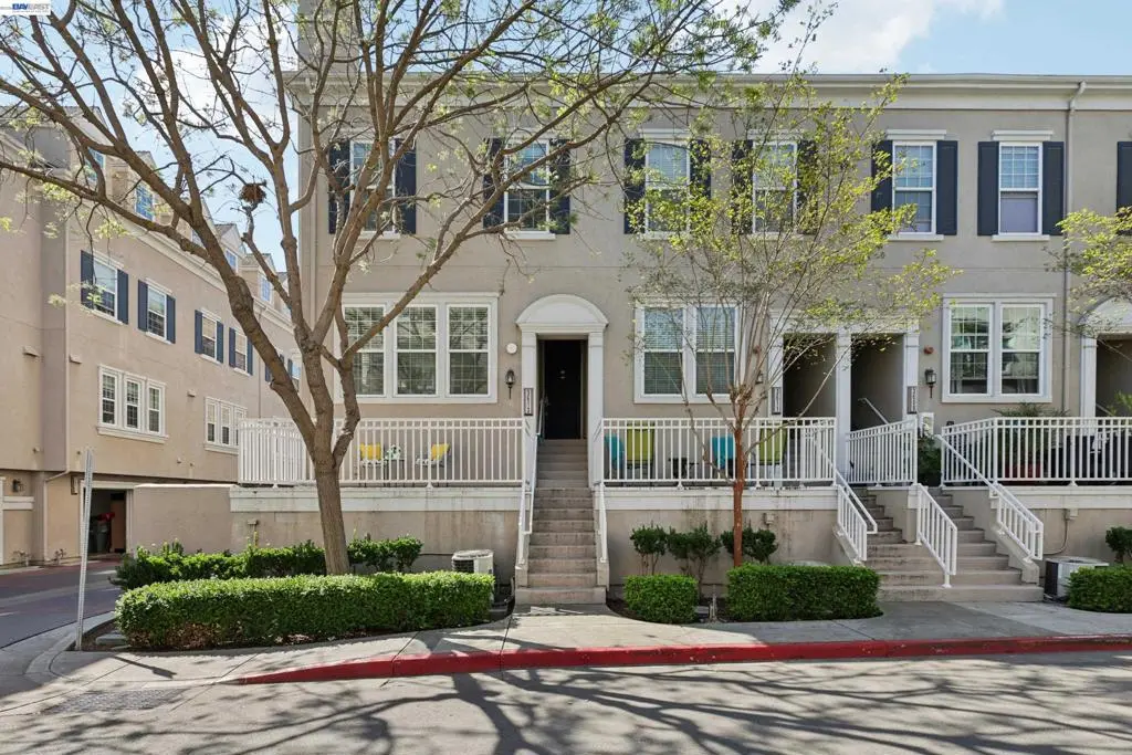 Condominium for sale at 3613 Whitworth Dr, Dublin, CA featuring 3 beds and 4 baths