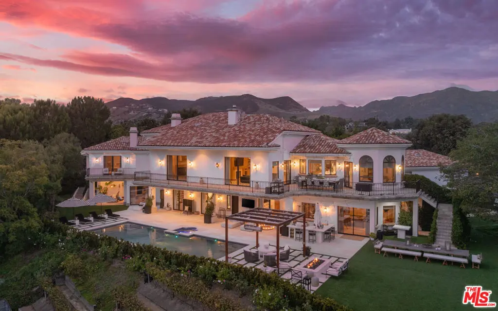 Residential Lease for rent at 6110 Merritt Drive, Malibu, Los Angeles County, CA featuring 5 beds and 9 baths