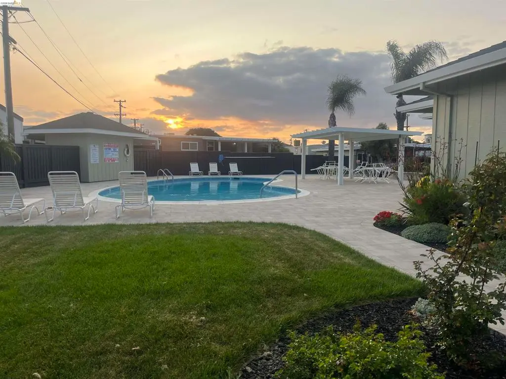 Manufactured In Park for sale at 64 Oneida, Oakley, CA featuring 2 beds and 1 bath