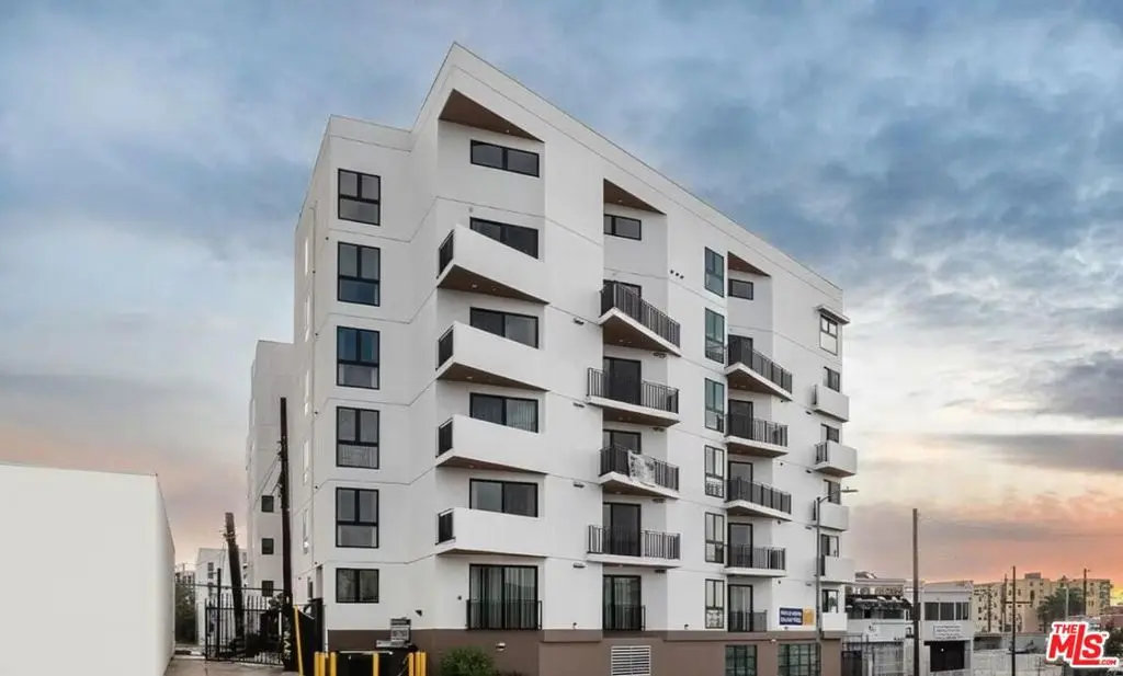 Residential Lease for rent at 825 S Coronado Street 404, Los Angeles, Los Angeles County, CA and 1 bath