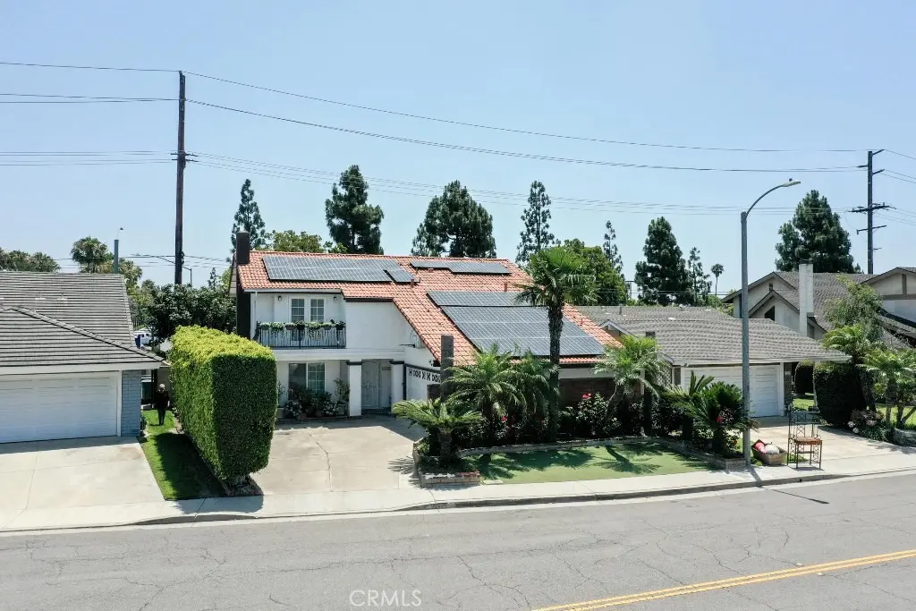 Single Family Residence for sale at 17230 San Lorenzo Circle, Fountain Valley, CA featuring 4 beds and 3 baths
