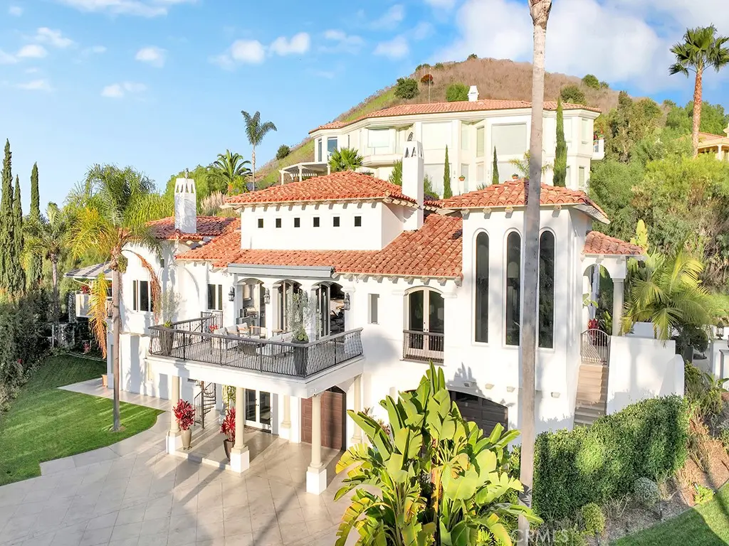 Single Family Residence for rent at 30732 Paseo Elegancia, San Juan Capistrano, CA featuring 5 beds and 6 baths