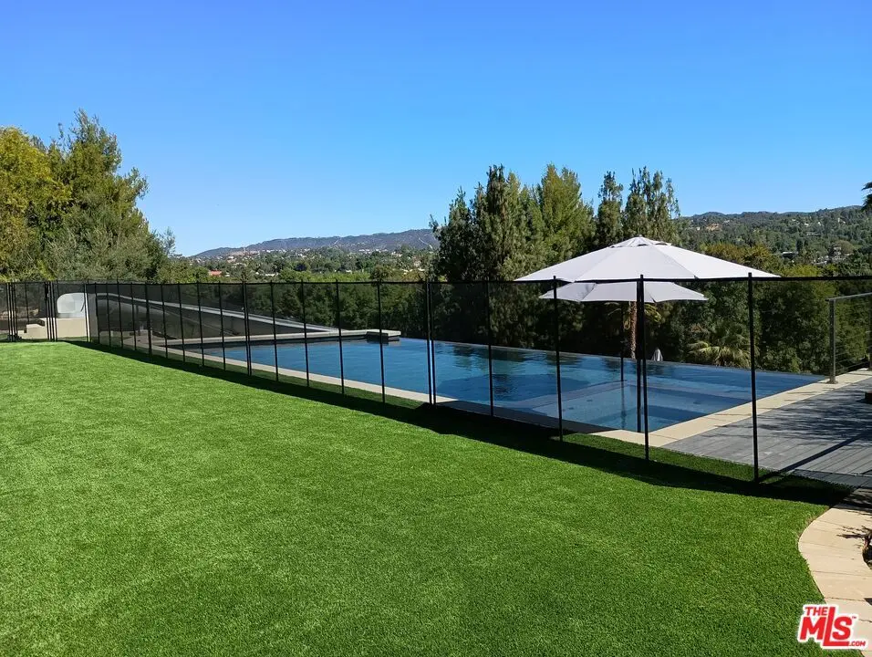 5900 N Winnetka Avenue, Woodland Hills, CA — listing photo 1