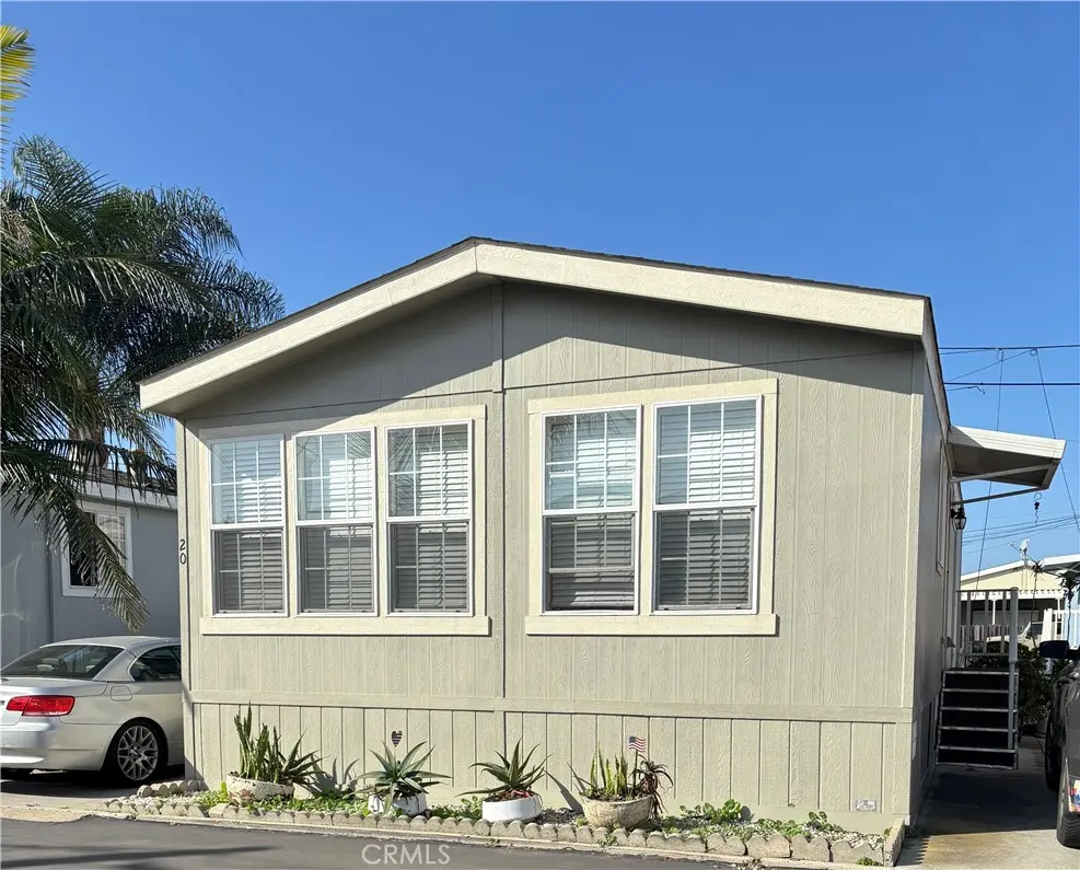 1684 Whittier Avenue 20, Costa Mesa, CA — listing photo 1