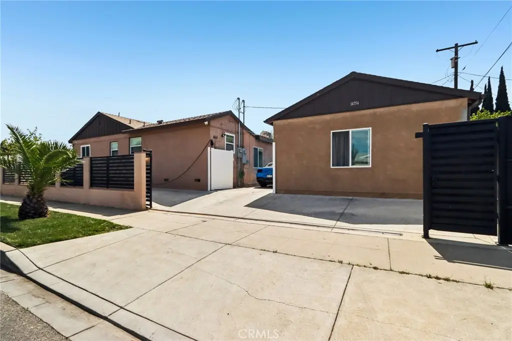 8055 Natick Avenue, Panorama City, CA — listing photo 1