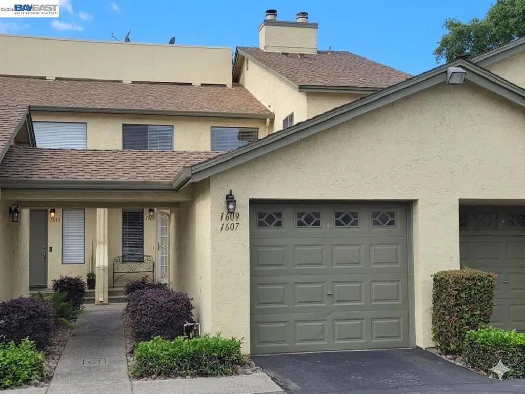 Condominium for sale at 1609 W Swain Rd, Stockton, CA featuring 2 beds and 2 baths