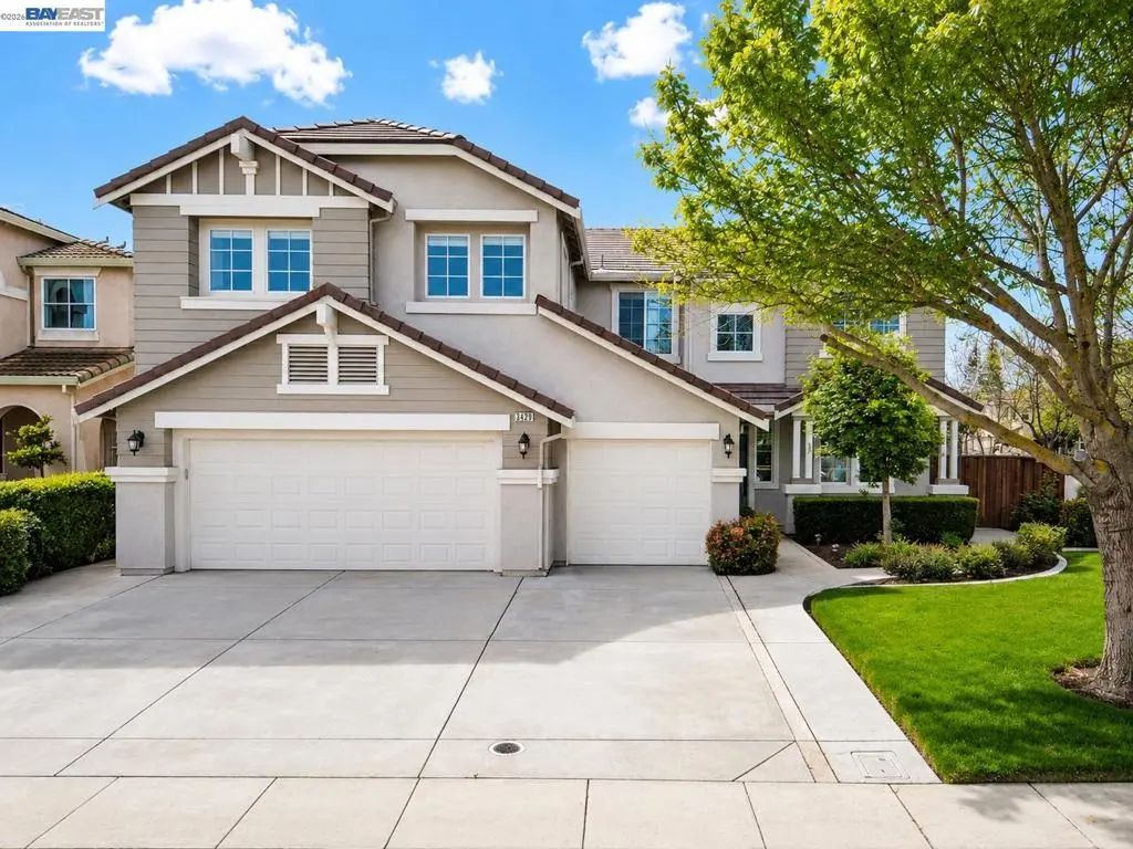 Single Family Residence for sale at 3400 Fallen Oak Dr, Modesto, CA featuring 4 beds and 3 baths